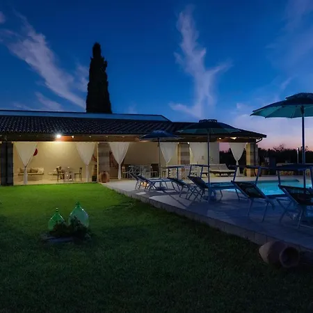 Agroturismo Masseria Tenuta Flora Maria *